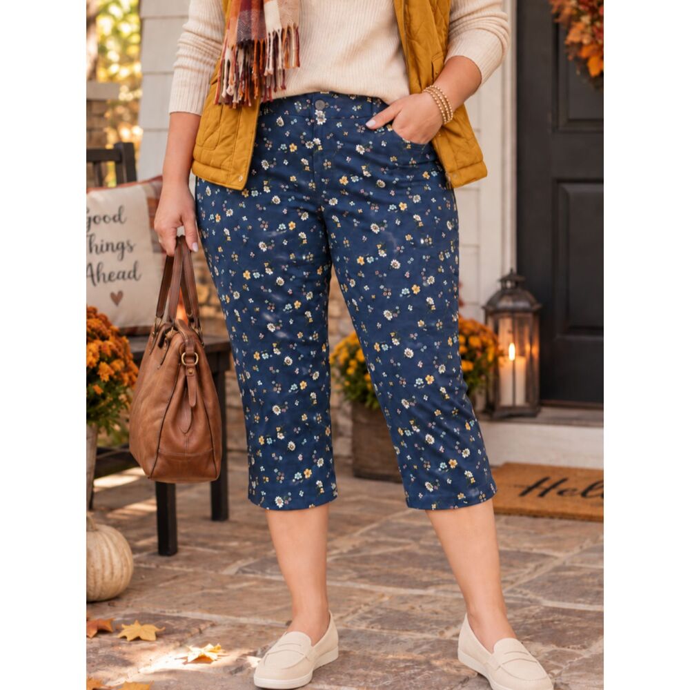 St. John’s Bay Floral Capri Pants Women’s Size 14 Navy Stretch Casual Cropped